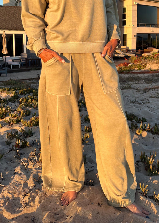 West Coast Wide-Leg Pants in Moss Green