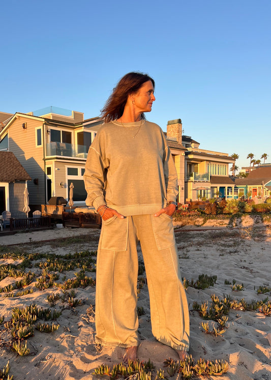 West Coast Wide-Leg Pants in Moss Green